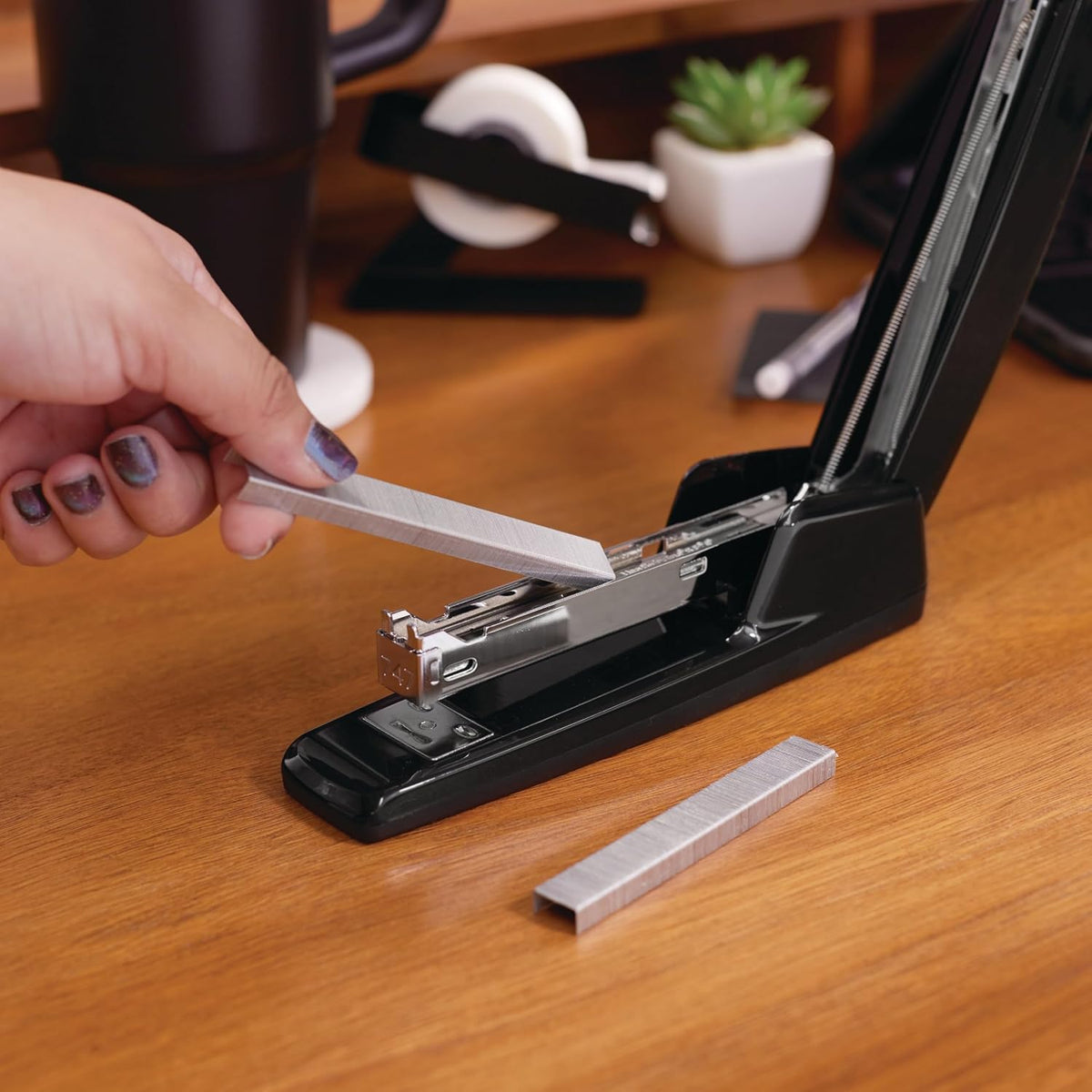 Swingline Stapler, 30 Sheet Capacity, 747 Business Stapler, Jam Free, Anti-Microbial, Metal, Black (74741)